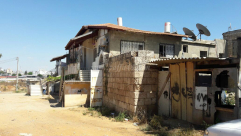   صور: خطر الاخلاء يتهدد عائلة أبو كشك في حي دهمش بمدينة اللد 